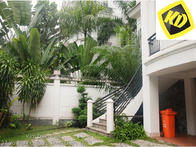 ban-biet-thu-thao-dien-mat-song-sai-gon