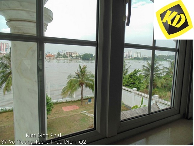 ban-biet-thu-thao-dien-mat-song-sai-gon