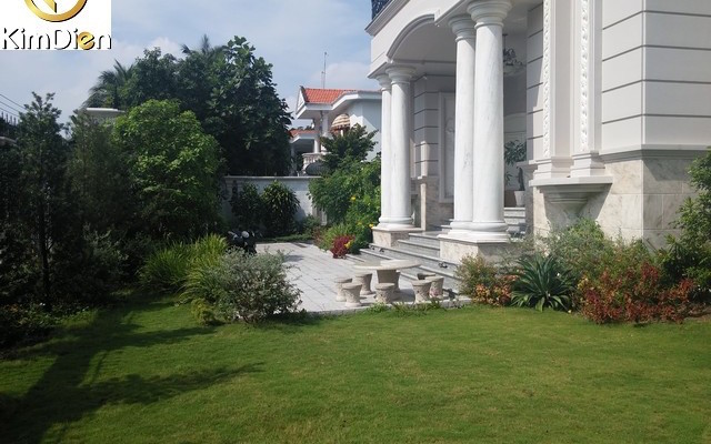 Ban-biet-thu-thao-dien-quan-2-lau-dai-trang-le