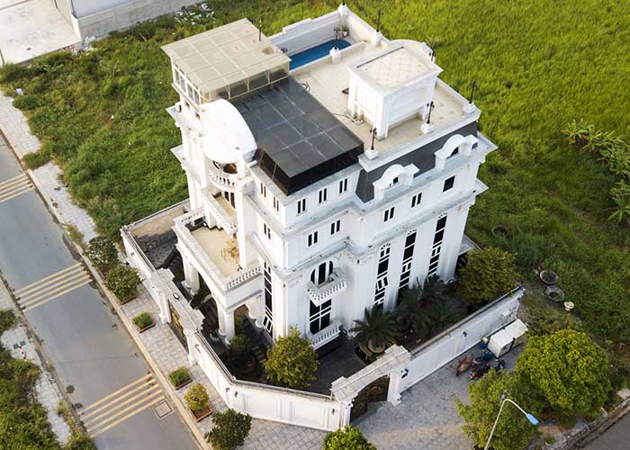 biệt thự dát vàng của lý nhã kỳ