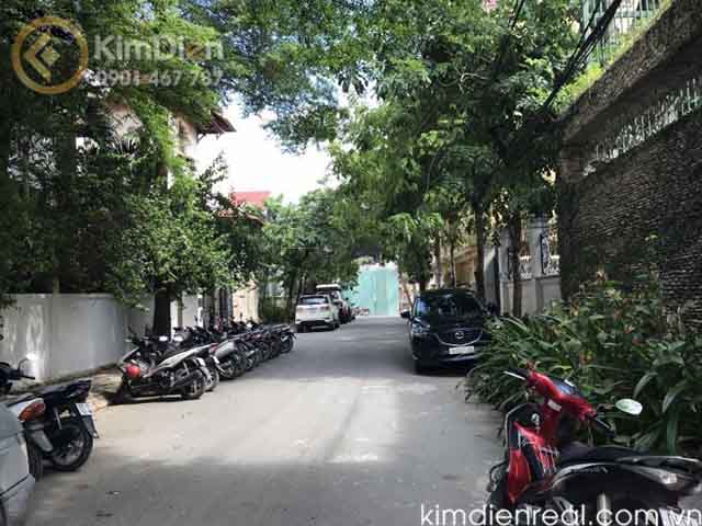 can ban gap biet thu khu thao dien quan 2