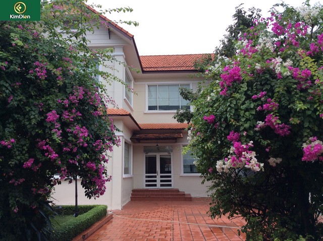 cho-thue-biet-thu-thao-dien-quan-2