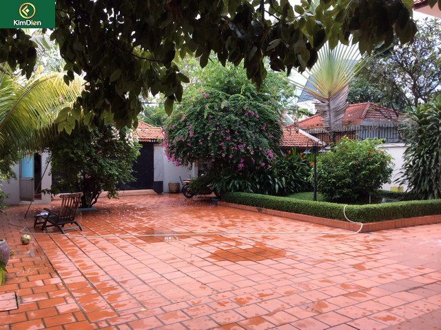 cho-thue-biet-thu-thao-dien-quan-2