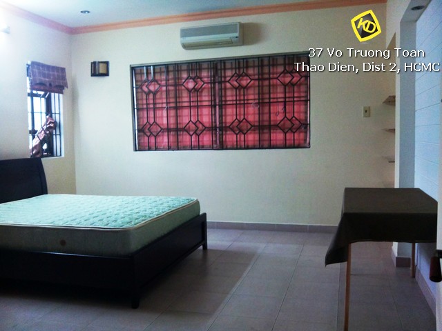 cho-thue-biet-thu-thao-dien-ho-boi-san-vuon