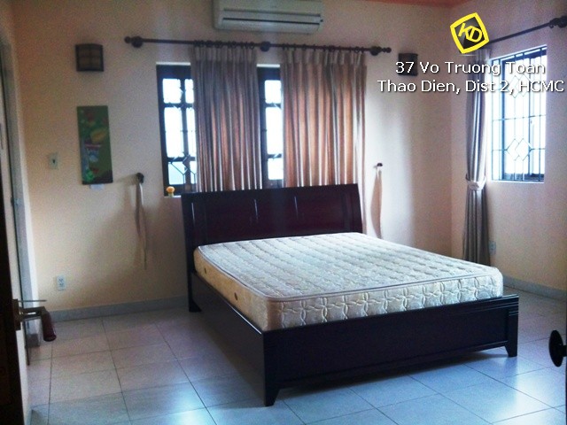 cho-thue-biet-thu-thao-dien-ho-boi-san-vuon