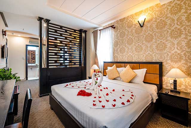 khach san 3 sao phuong ben thanh quan 1 duong bui thi xuan