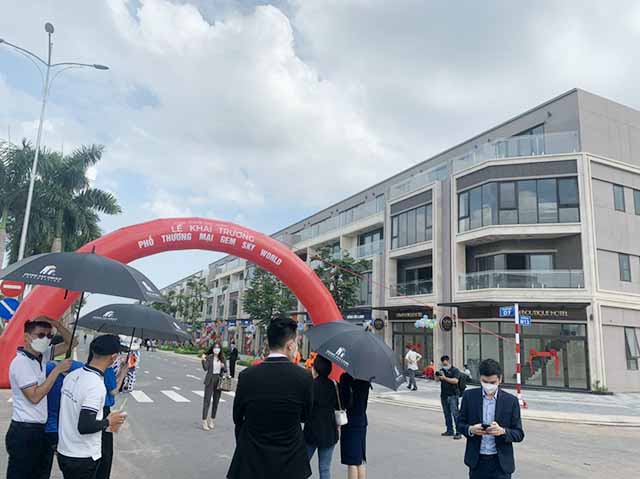khai truong pho thuong mai gem sky world