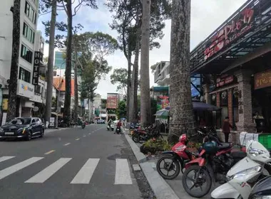 Bán Nhà Quận 1 Có Mặt Tiền Rộng 10m