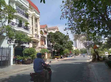 Cần bán nhà khu Thảo Điền quận 2