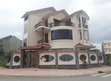 BÁN NHÀ 2 MẶT TIỀN ĐƯỜNG SÁT ĐƯỜNG ĐỖ XUÂN HỢP Q9 GIÁ RẺ