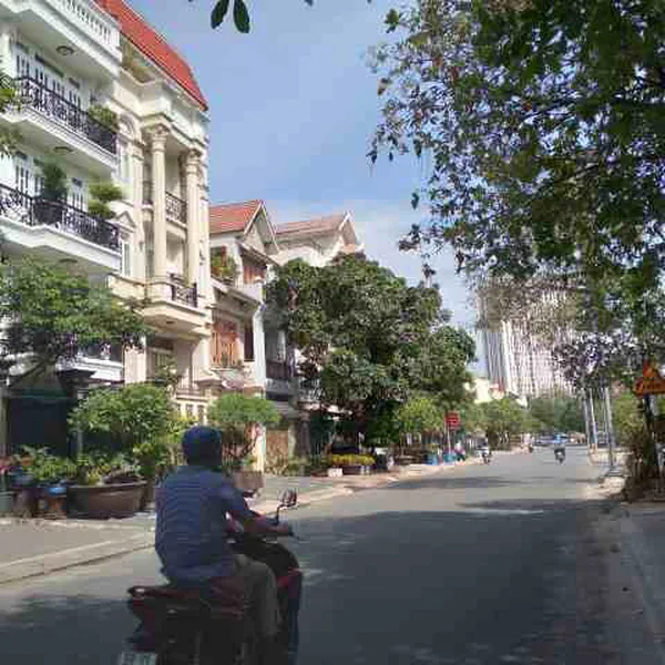 Cần bán nhà khu Thảo Điền quận 2