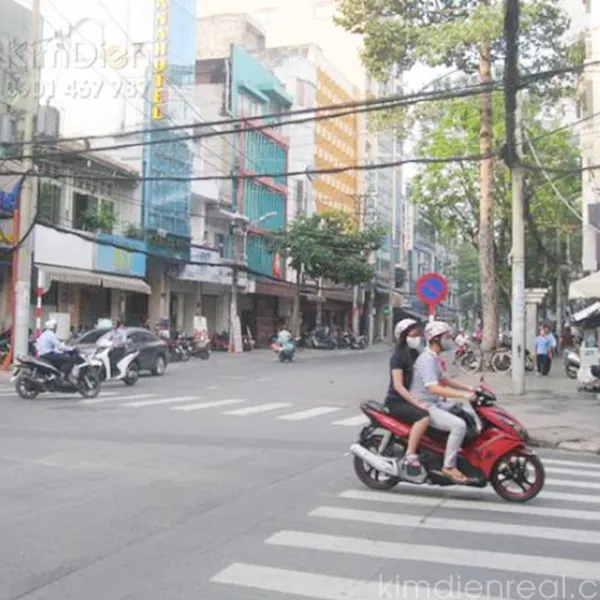 Bán Nhà Mặt Tiền Đường Trần Khắc Chân Quận 1