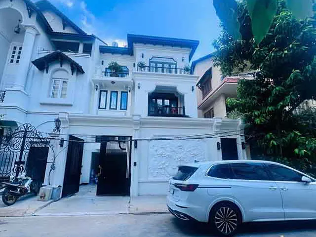 Bán Biệt Thự Số 216 Nguyễn Văn Hưởng Thảo Điền