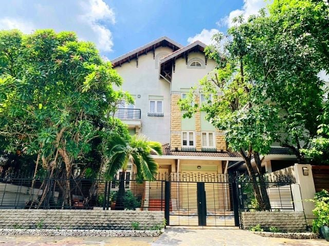 Bán Biệt Thự Thảo Điền Quận 2 DT 319m2 Giá Bán 105 Tỷ
