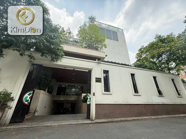 Biệt Thự Góc 2 Mặt Tiền CMT8, Tuyên Ngôn Sống Sang Tại Trung Tâm TPHCM