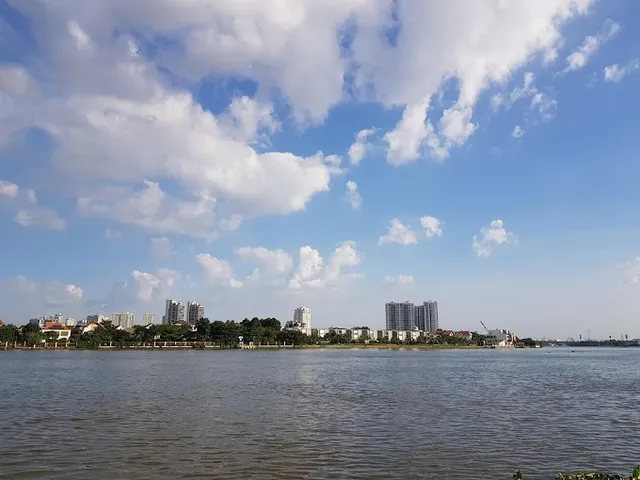 Bán đất biệt thự ven sông Sài Gòn đường Nguyễn Văn Hưởng Thảo Điền 663m2 giá 70 tỷ