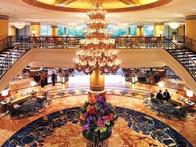 Bán Khách Sạn 5 Sao Quận 1 TP. HCM Có Casino