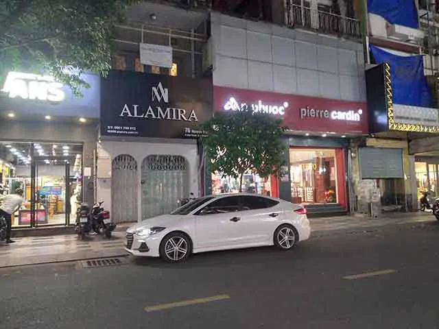 Bán Nhà Mặt Tiền Đường Nguyễn Trãi Quận 1