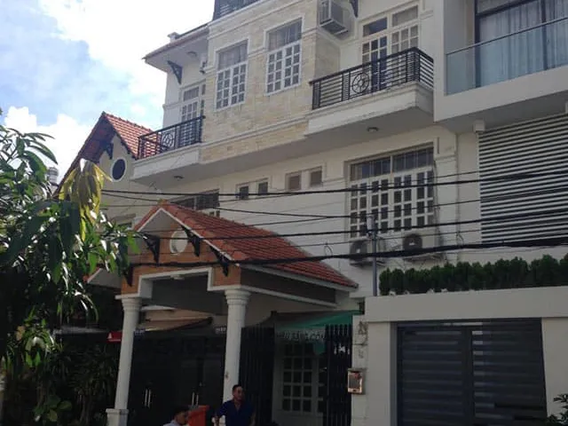 BÁN NHÀ MẶT TIỀN QUẬN 2
