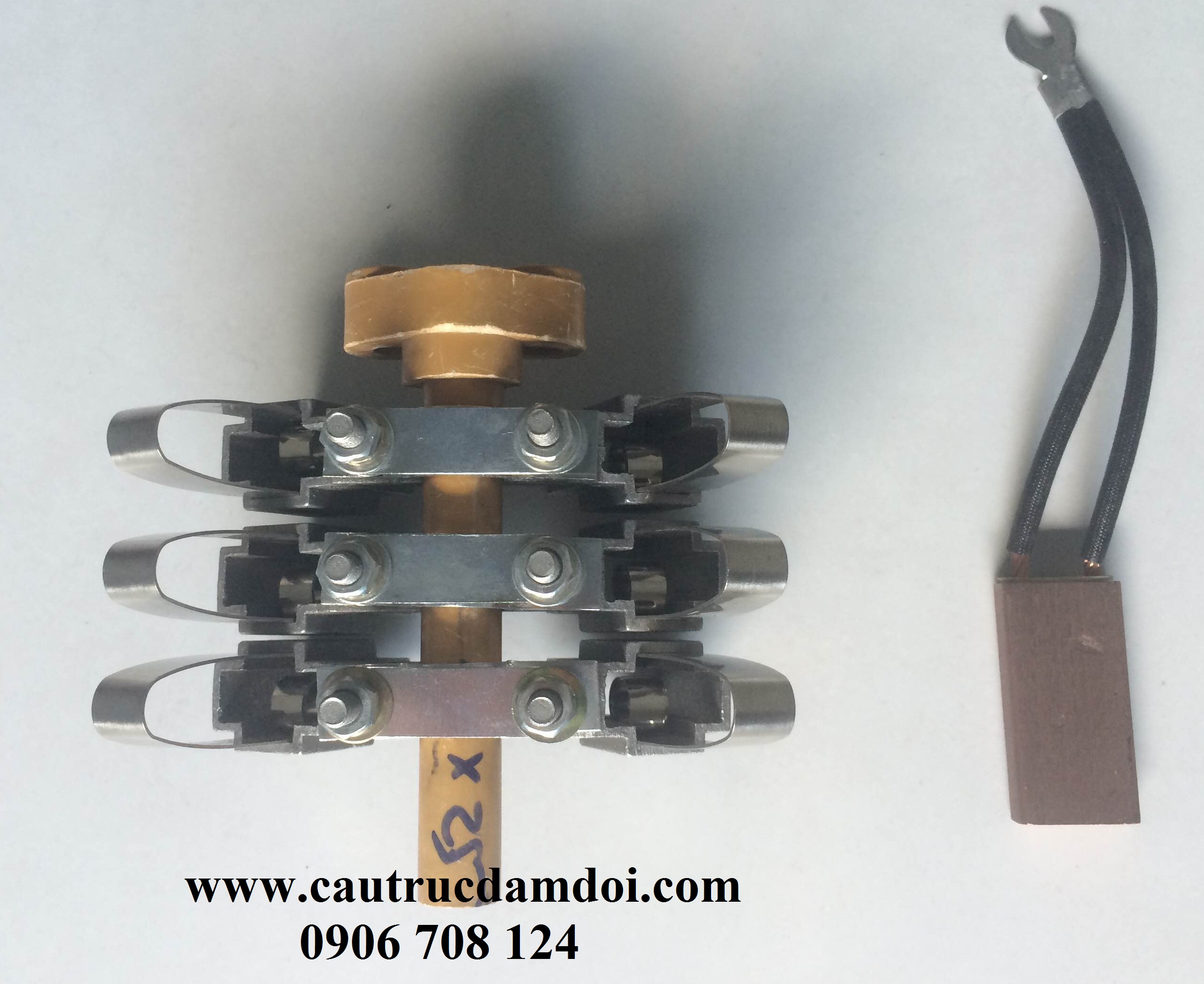 giá đỡ và chổi than giá đỡ và chổi than