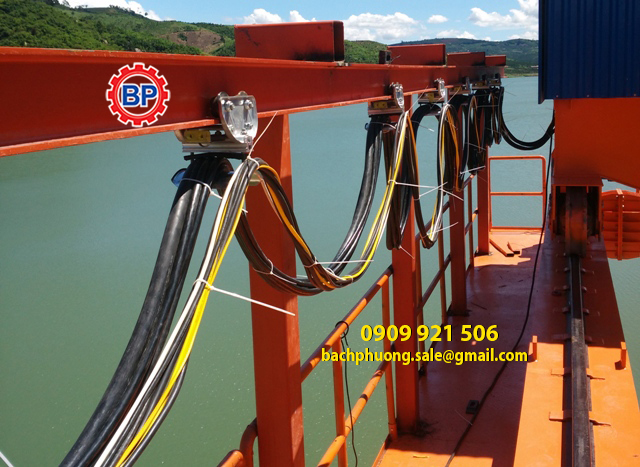 Con lăn treo cáp dọc dầm I 100-150 Con lăn treo cáp dọc dầm I 100-150