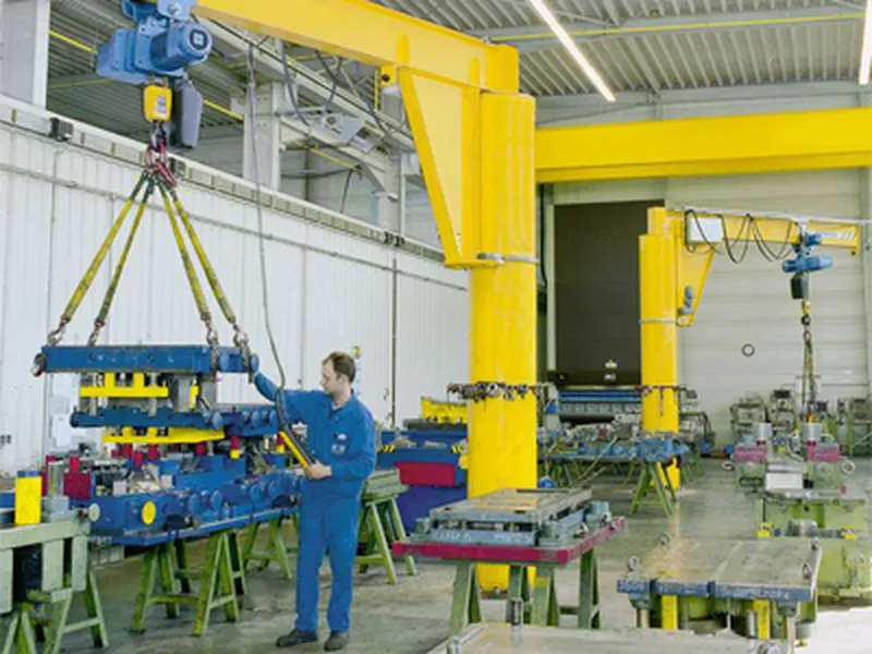 Cầu trục xoay 1 tấn