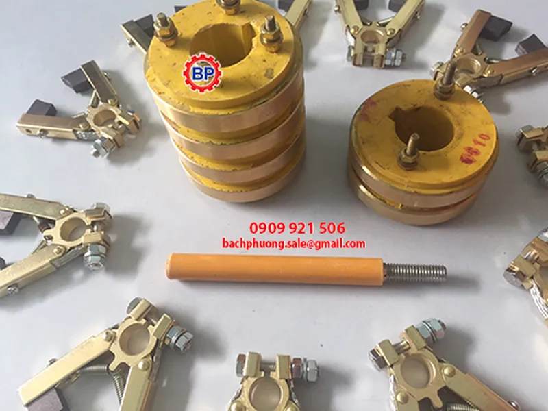 Cổ góp điện 2 pha 25x65mm