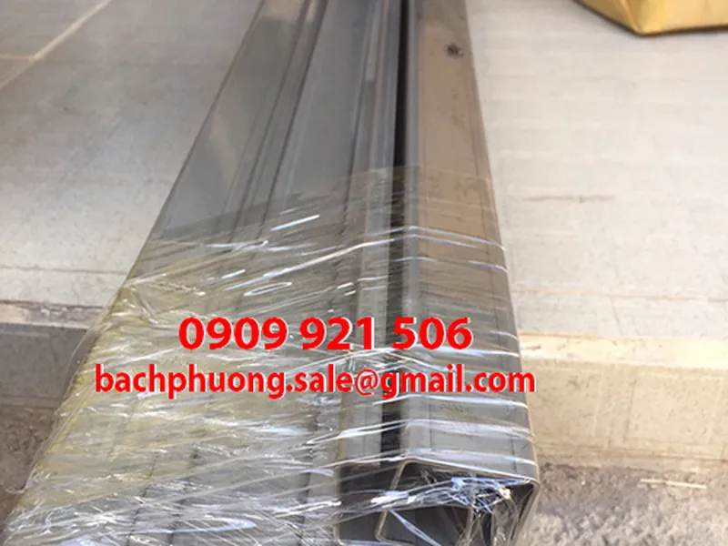 Ray C treo cáp điện cầu trục