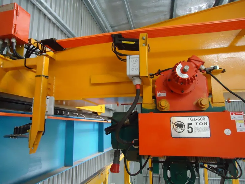 Ray điện an toàn cầu trục  kyec 3P75A