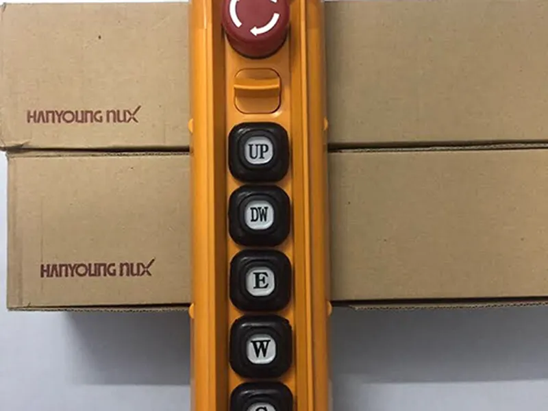 Tay bấm điều khiển có dây HY1026 SBB