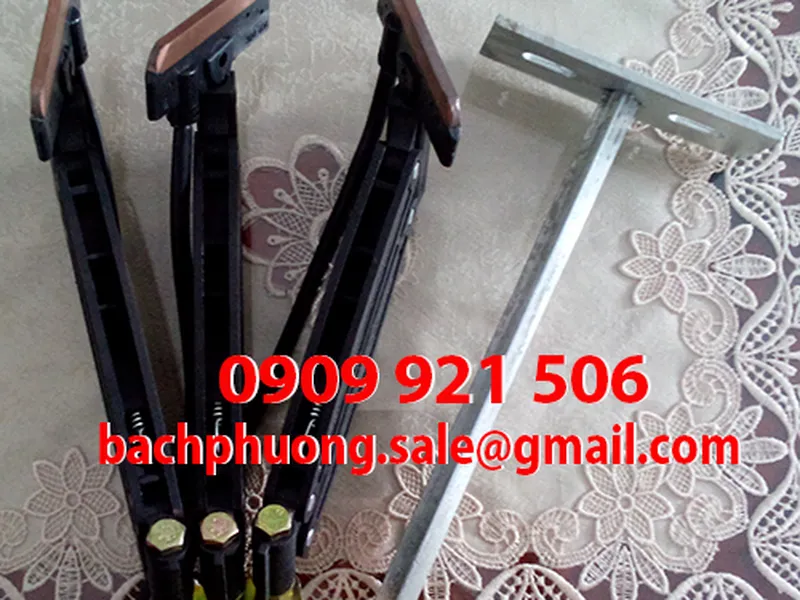 Tay tiếp điện cầu trục