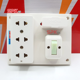 SOPOKA BN3E Bảng Điện 1 Công Tắc 3 Lỗ Cắm 2200W 10A