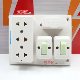 SOPOKA BN2E Bảng Điện 2 Công Tắc 3 Lỗ Cắm 2200W 10A