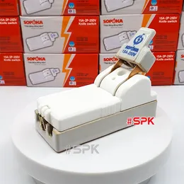 Cầu Dao Đế Sứ 1 Pha 15A-2P Cực Đúc D1H SOPOKA