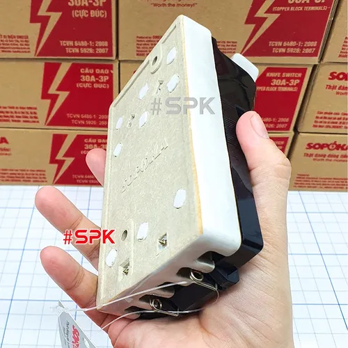 Cầu Dao Điện Đế Sứ 3 Pha 3P Cực Đúc Màu Đen 30A 600V D9A SOPOKA