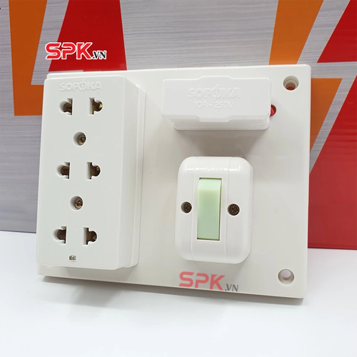 SOPOKA BN3E Bảng Điện 1 Công Tắc 3 Lỗ Cắm 2200W 10A