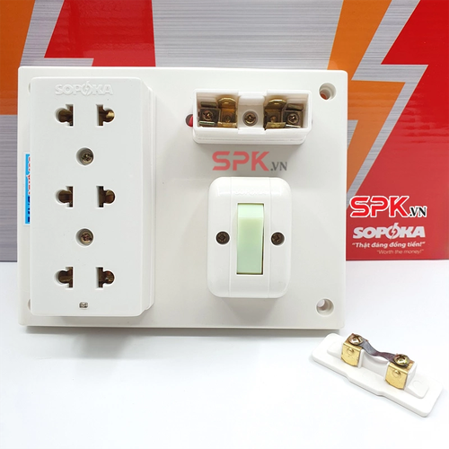 SOPOKA BN3E Bảng Điện 1 Công Tắc 3 Lỗ Cắm 2200W 10A
