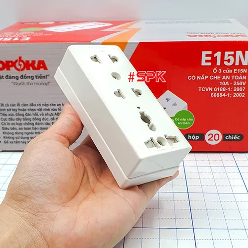 Ổ Cắm Điện Táp Lô 3 Lỗ 2200W Có Nắm Che An Toàn E15N SOPOKA