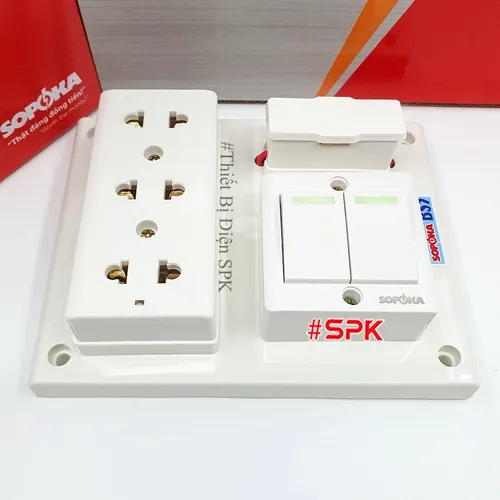 Bảng Điện 2 Công Tắc 3 Lỗ Cắm Có Cầu Chì BS3 SOPOKA