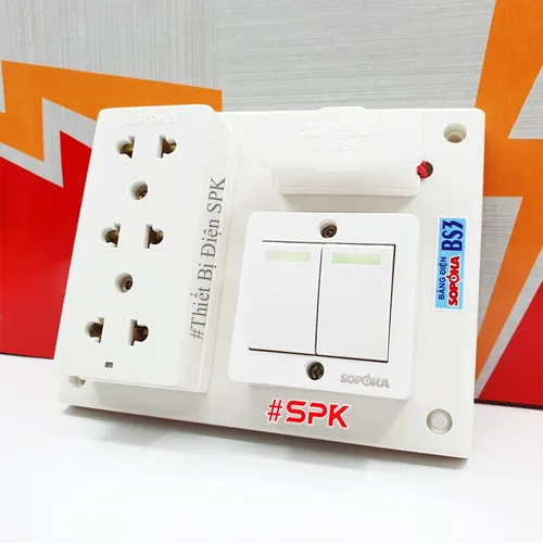 Bảng Điện 2 Công Tắc 3 Lỗ Cắm Có Cầu Chì BS3 SOPOKA