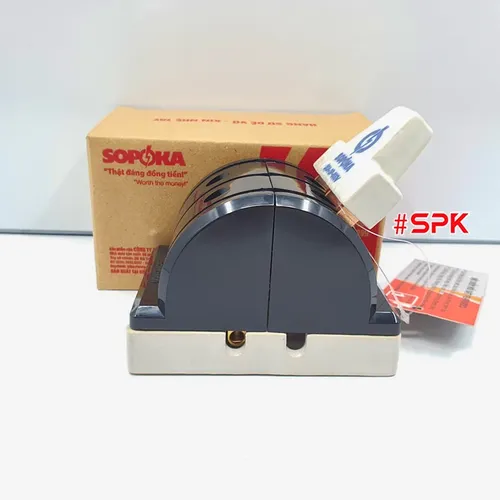 Cầu Dao Đảo Đế Sứ 3 Pha 30A 3P 2N 250V Màu Đen D26(A) SOPOKA