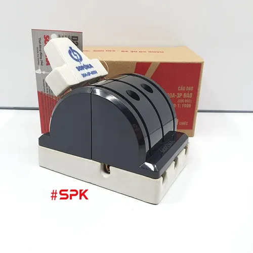 Cầu Dao Đảo Đế Sứ 3 Pha 30A 3P 2N 250V Màu Đen D26(A) SOPOKA