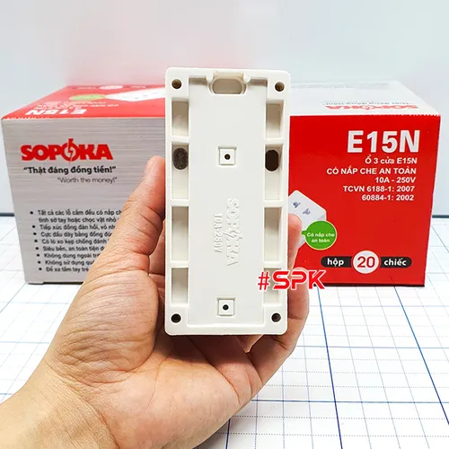 Ổ Cắm Điện Táp Lô 3 Lỗ 2200W Có Nắm Che An Toàn E15N SOPOKA