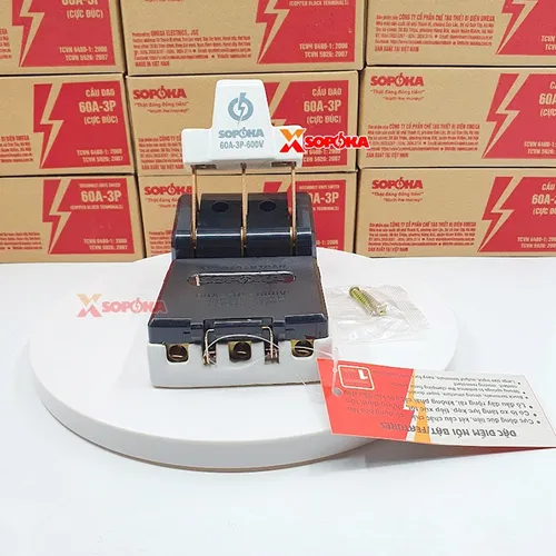 Cầu Dao Đế Sứ 3 Pha 3P 60A 600V Màu Đen D11(A) SOPOKA