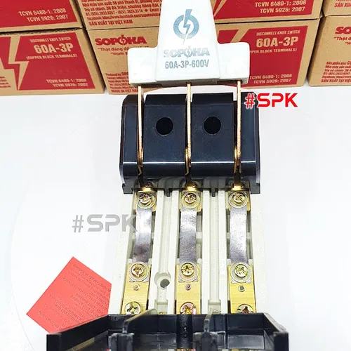 Cầu Dao Đế Sứ 3 Pha 3P 60A 600V Màu Đen D11(A) SOPOKA