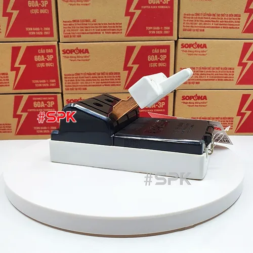 Cầu Dao Đế Sứ 3 Pha 3P 60A 600V Màu Đen D11(A) SOPOKA