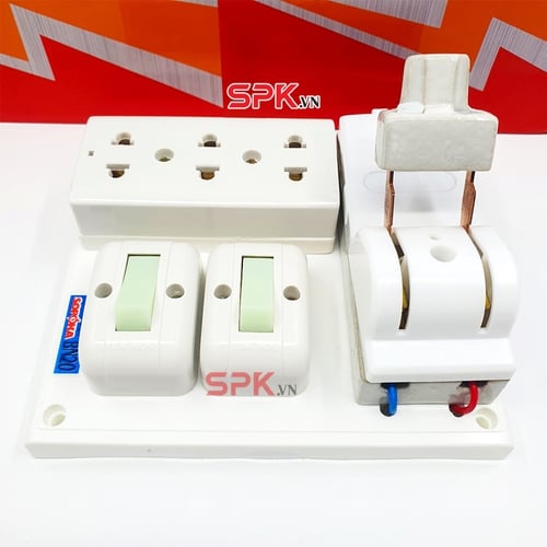 Bảng Điện 2 Công Tắc 3 Lỗ Cắm 1 Cầu Dao Sứ BN20 SOPOKA