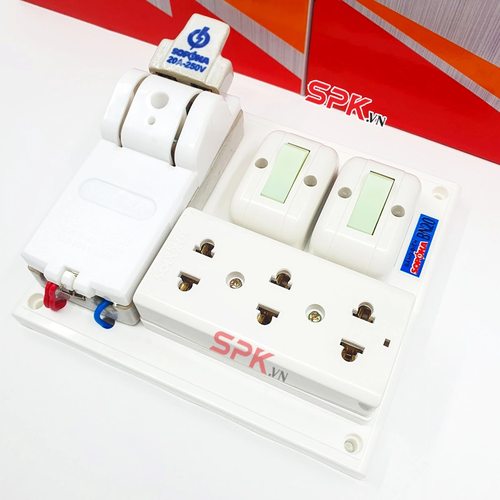 Bảng Điện 2 Công Tắc 3 Lỗ Cắm 1 Cầu Dao Sứ BN20 SOPOKA