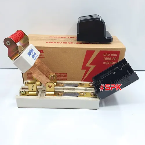 Cầu Dao Đế Sứ 3 Pha 3P 100A 600V Màu Đen D15 SOPOKA