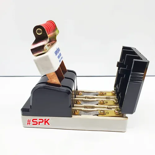 Cầu Dao Đế Sứ 3 Pha 3P 100A 600V Màu Đen D15 SOPOKA